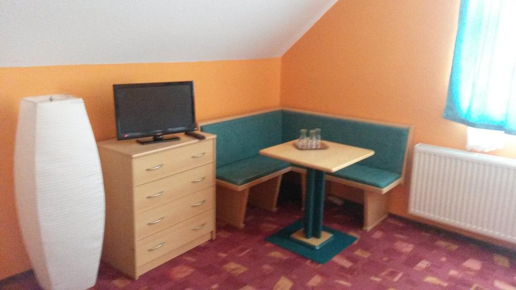 Venusz Panzio Es Vendeglo Bed & Breakfast Bagod ภายนอก รูปภาพ