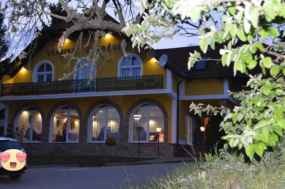 Venusz Panzio Es Vendeglo Bed & Breakfast Bagod ภายนอก รูปภาพ